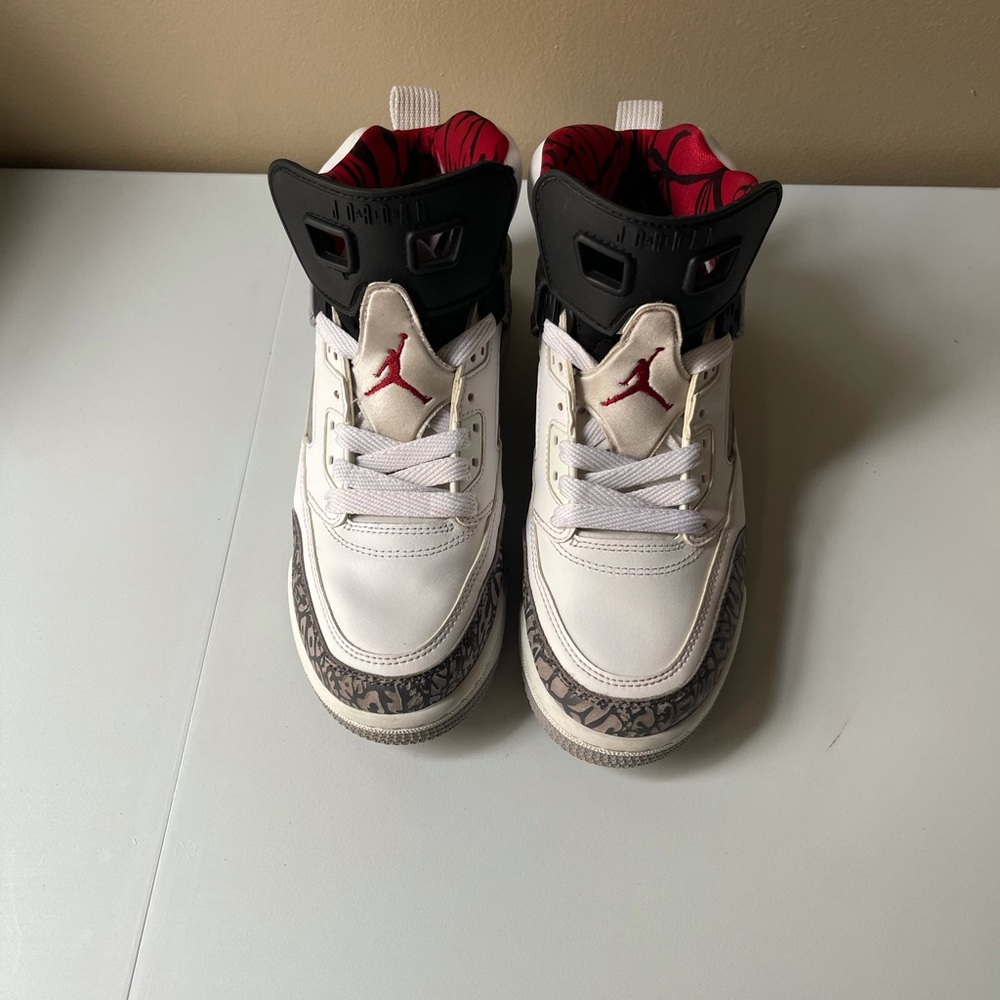 Jordan spizike white cement